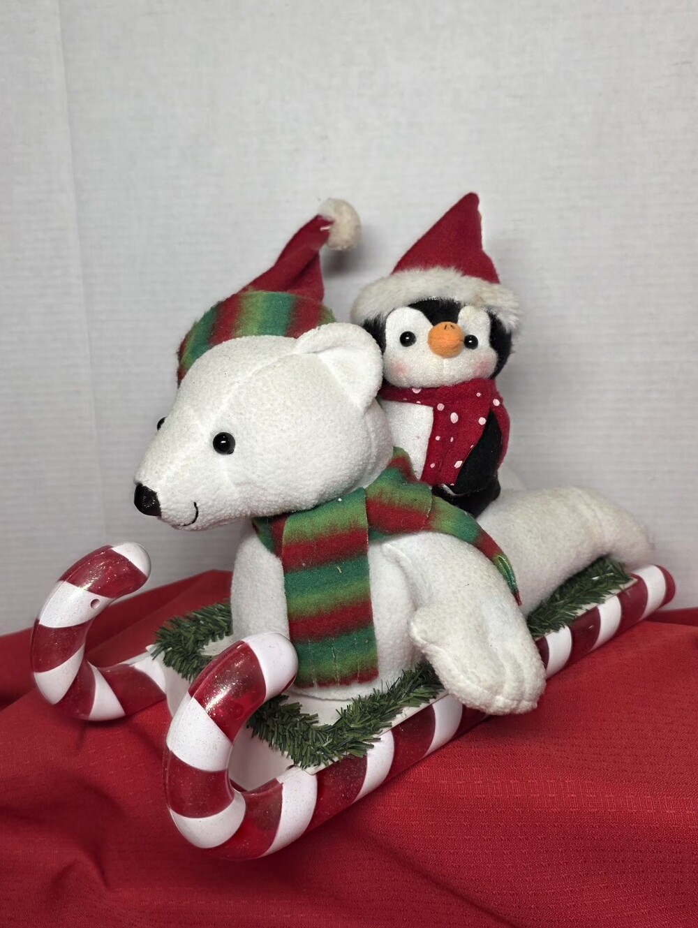 Avon 2007 Animated Sleigh Ride Fun Polar Bear & Penguinmusical Lights Motion
